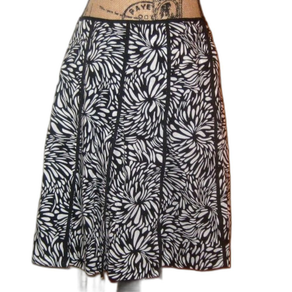 Nine West Black/White Boho Print Size 8 Skirt NWT